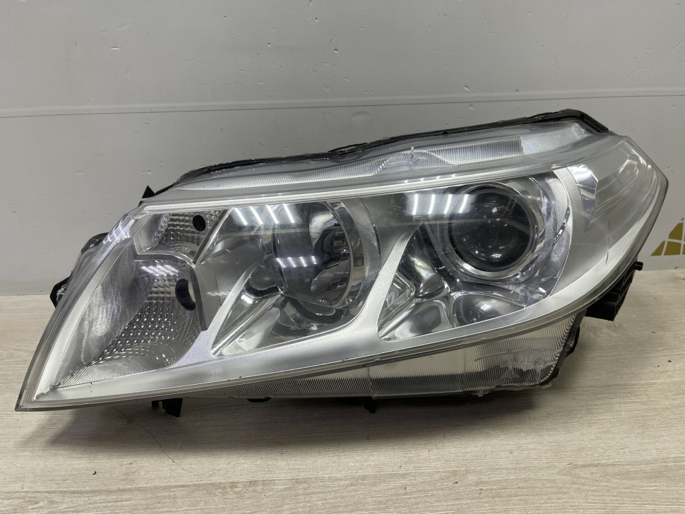Фара галоген левая Suzuki Vitara 2 OEM 3532054P20