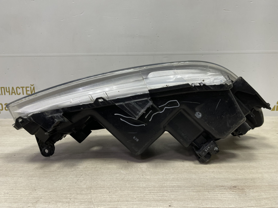Фара галоген левая Suzuki Vitara 2 OEM 3532054P20
