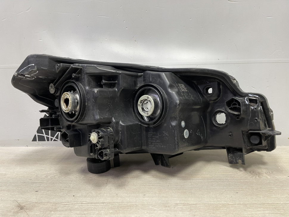 Фара галоген левая Suzuki Vitara 2 OEM 3532054P20