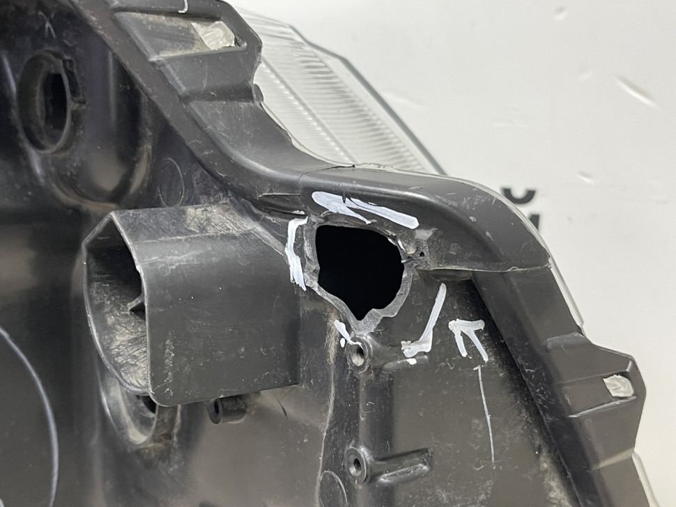 Фара галоген левая Suzuki Vitara 2 OEM 3532054P20