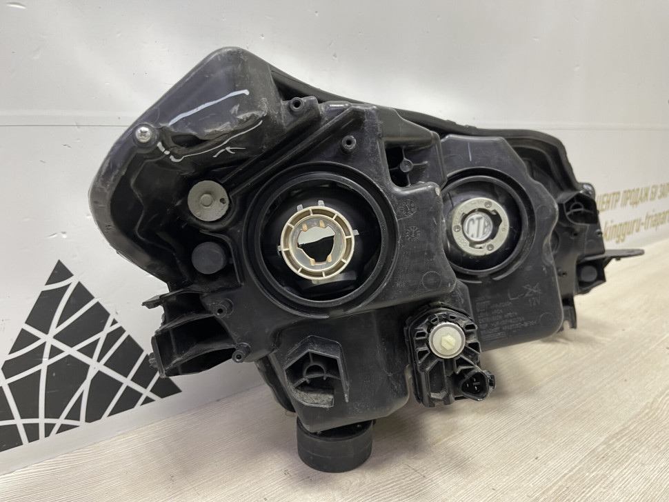 Фара галоген левая Suzuki Vitara 2 OEM 3532054P20