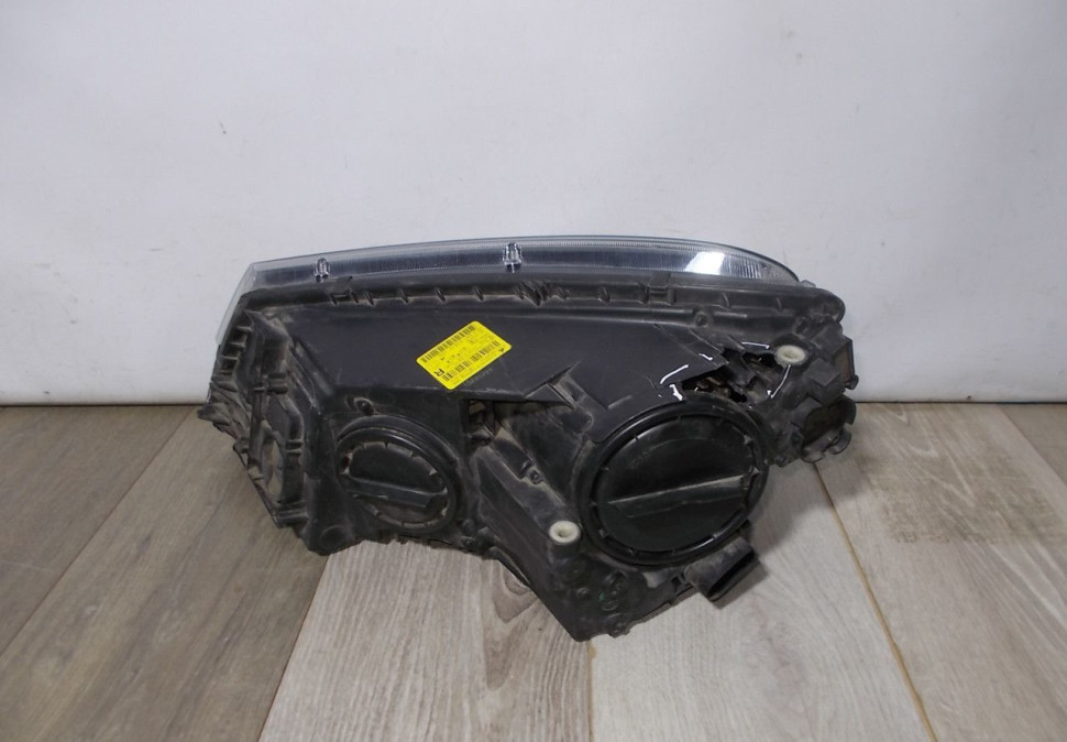 Фара правая бу Skoda Yeti OEM 5L1941016D