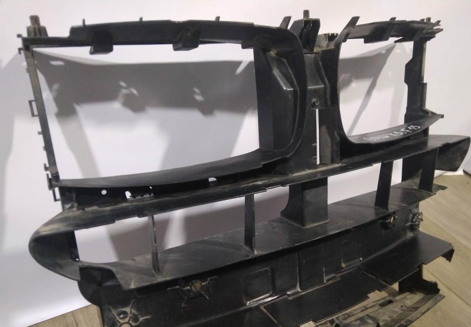 Воздуховод радиатора бу BMW X5 F15 OEM 51747343798 Воздуховод радиатора бу BMW X5 F15 OEM 51747343798