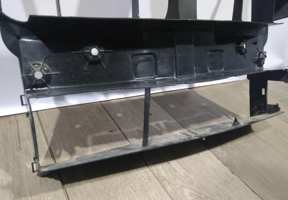 Воздуховод радиатора бу BMW X5 F15 OEM 51747343798 Воздуховод радиатора бу BMW X5 F15 OEM 51747343798