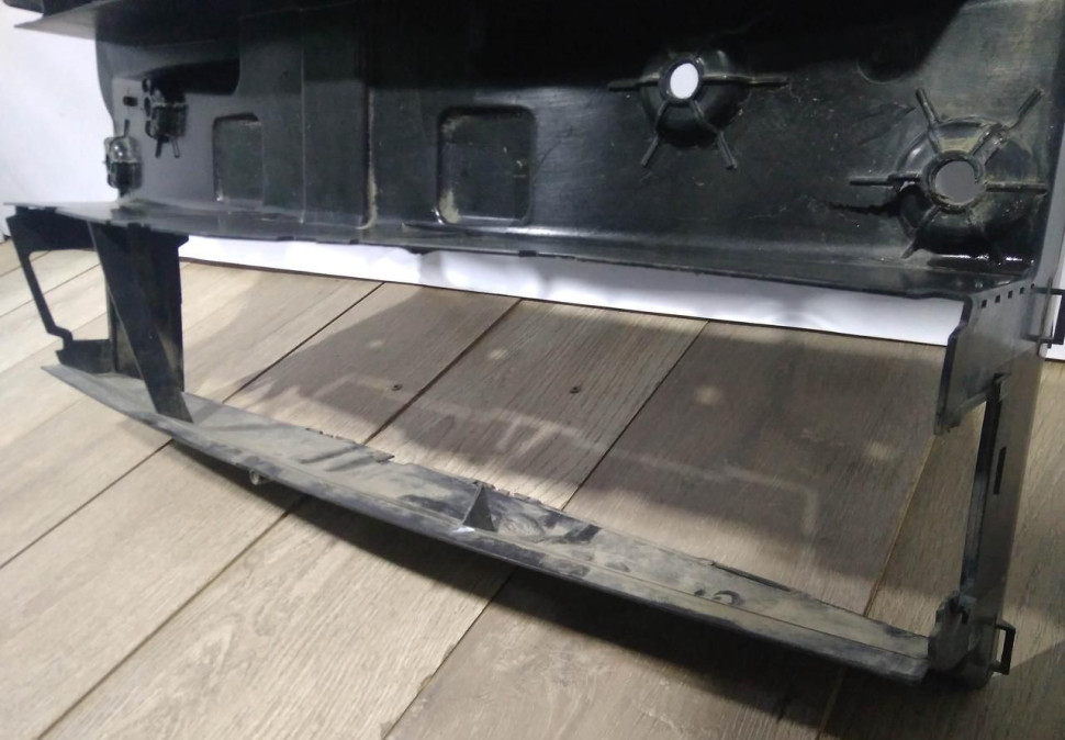 Воздуховод радиатора бу BMW X5 F15 OEM 51747343798 Воздуховод радиатора бу BMW X5 F15 OEM 51747343798
