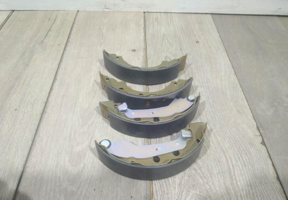 Колодки тормозные задние Renaut Kangoo OEM 8671020704 Колодки тормозные задние Renaut Kangoo OEM 8671020704