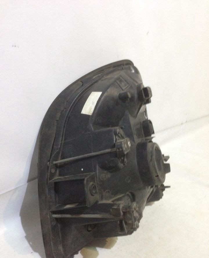 Фара правая Hyundai Porter 2 сломано крепление oem 921024f000 (скл-3) Фара правая Hyundai Porter 2 сломано крепление oem 921024f000 (скл-3)