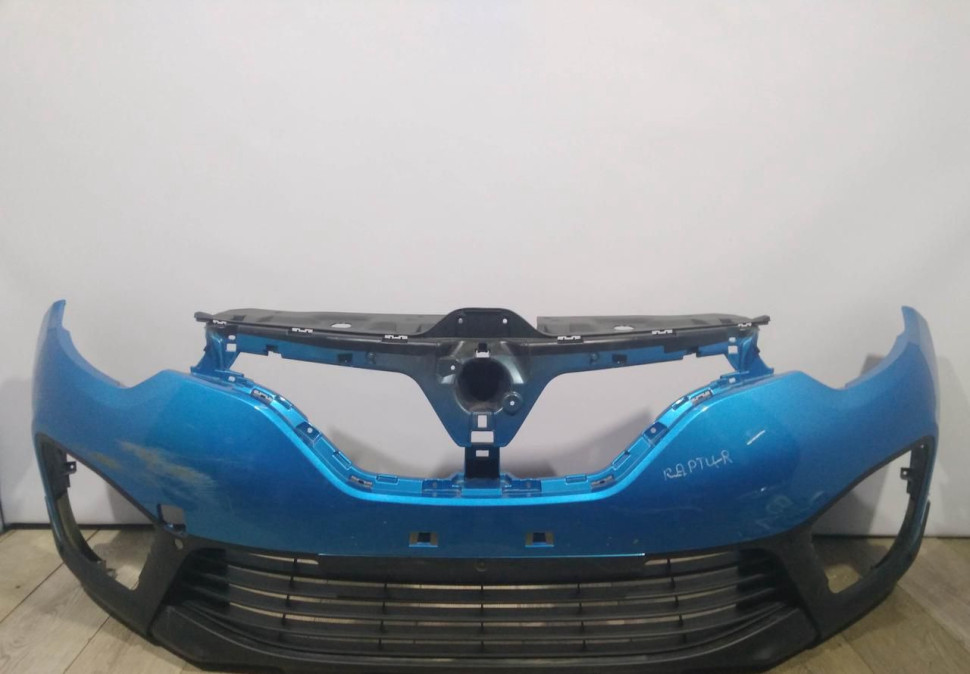 Бампер передний бу Renault Kaptur OEM 620228229R