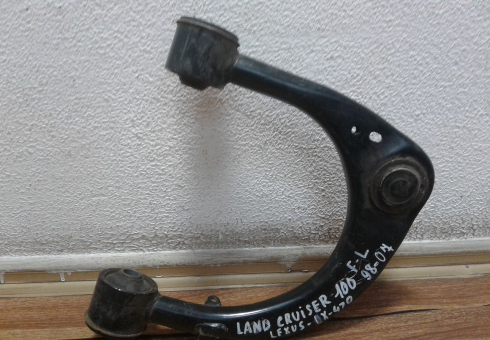 Рычаг передний левый Toyota Land Cruiser 100 (98-07)