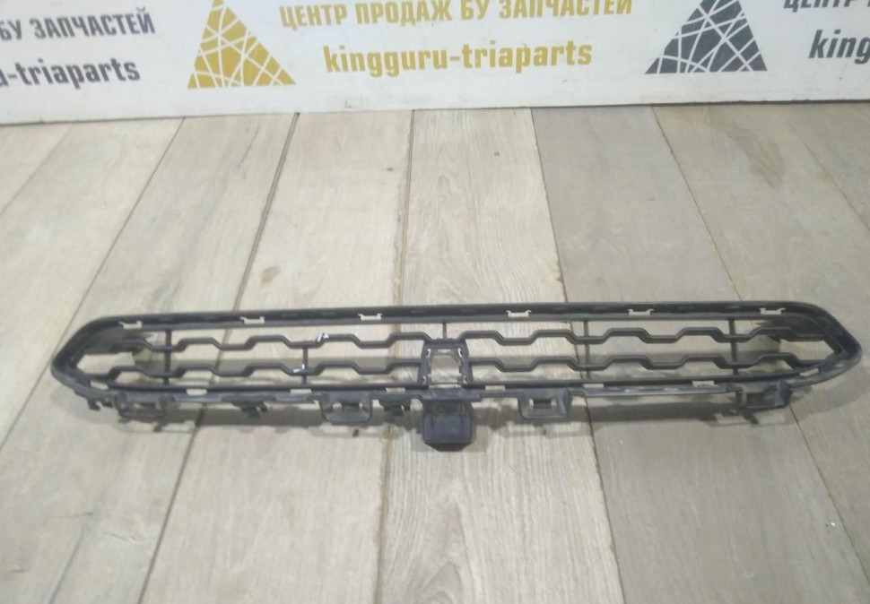 Решетка переднего бампера верхняя бу BMW X6 F16 M-Pack OEM 51118060891