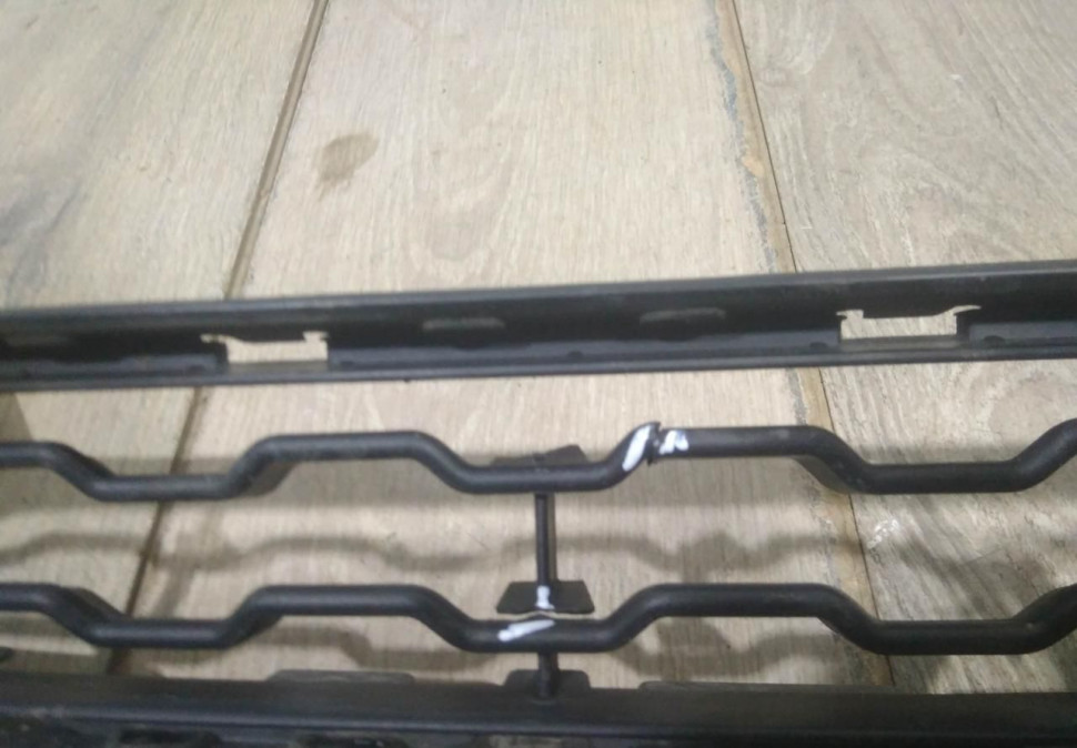 Решетка переднего бампера верхняя бу BMW X6 F16 M-Pack OEM 51118060891 Решетка переднего бампера верхняя бу BMW X6 F16 M-Pack OEM 51118060891