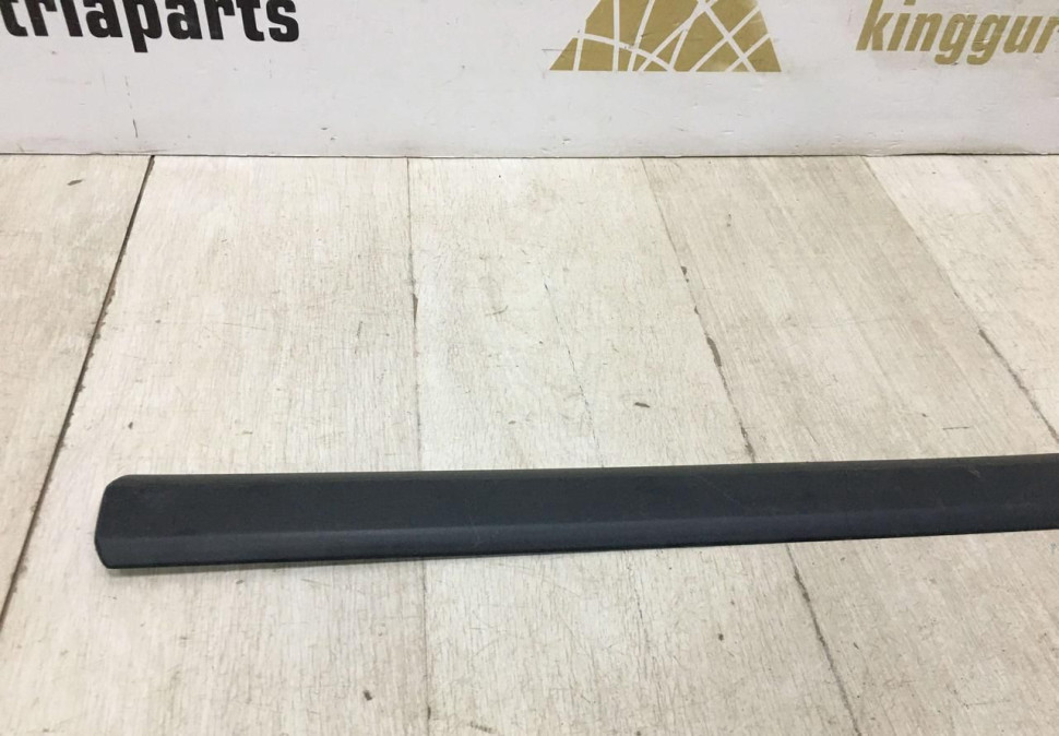 Молдинг двери передней правой Skoda Yeti 2009 oem 5l0853615 Молдинг двери передней правой Skoda Yeti 2009 oem 5l0853615