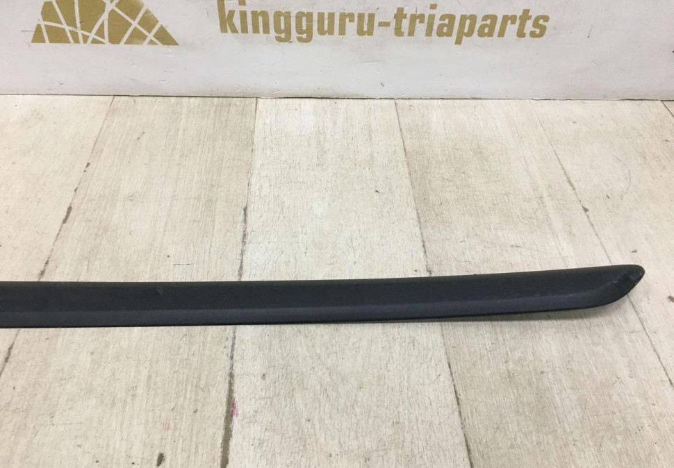 Молдинг двери передней правой Skoda Yeti 2009 oem 5l0853615 Молдинг двери передней правой Skoda Yeti 2009 oem 5l0853615