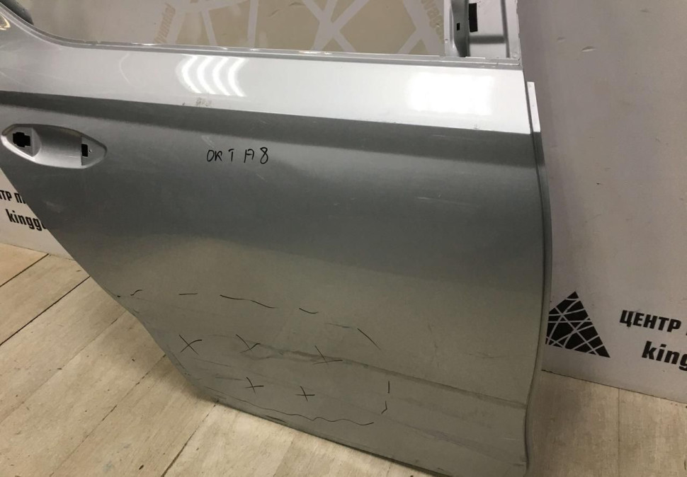 Дверь задняя правая Skoda Octavia A8 OEM 5E6833052A Дверь задняя правая Skoda Octavia A8 OEM 5E6833052A