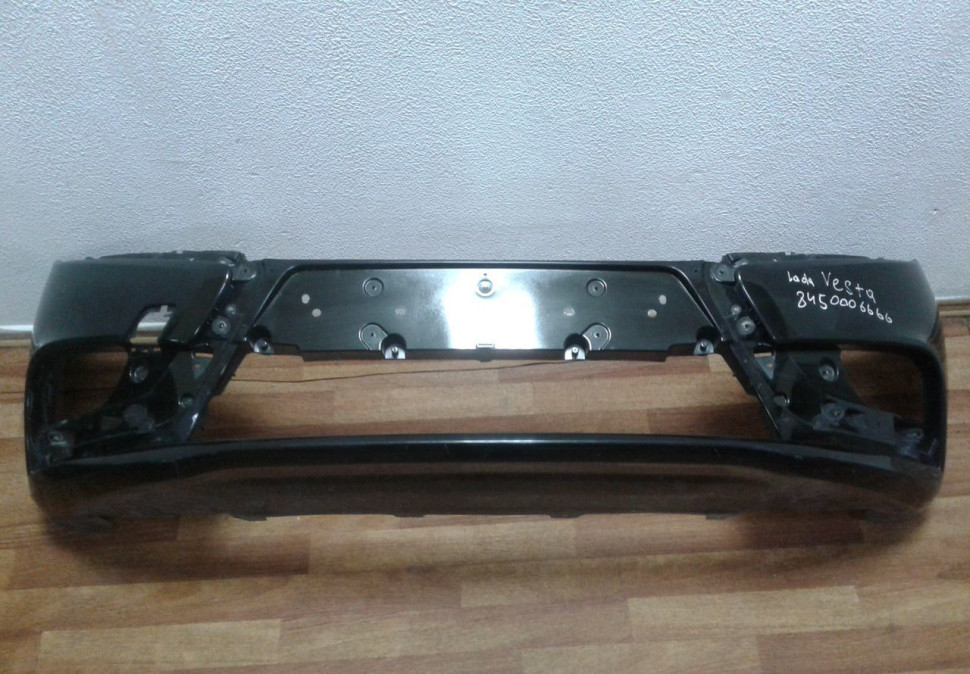 Бампер передний Lada Vesta (трещина) oem 8450006666 (скл-3)