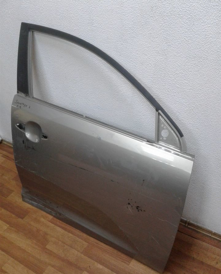 Дверь передняя правая Kia Sportage 3 (вмятина) Дверь передняя правая Kia Sportage 3 (вмятина)