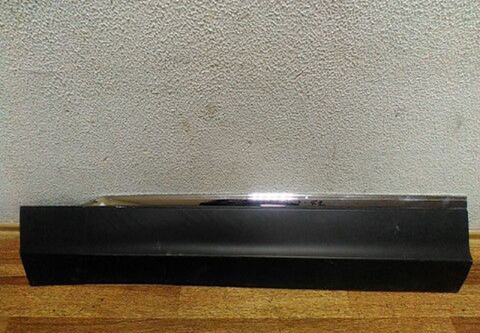 Молдинг двери передний левый Volkswagen Tiguan (15>) oem 5na854939