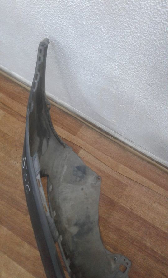 Бампер передний Volkswagen Caddy 4 oem 2k5807221 (дефект)