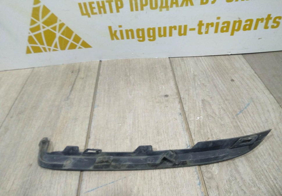 Накладка под фару правая бу Renault Logan 2 OEM 260444577R Накладка под фару правая бу Renault Logan 2 OEM 260444577R