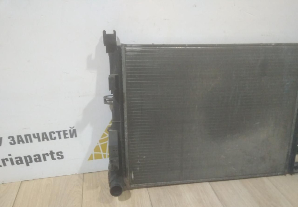 Радиатор охлаждения бу Renault Logan 2 OEM 214105731R Радиатор охлаждения бу Renault Logan 2 OEM 214105731R