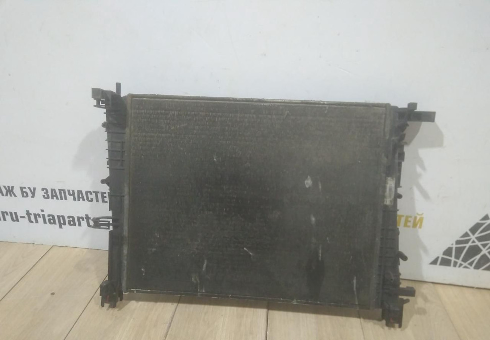 Радиатор охлаждения бу Renault Logan 2 OEM 214105731R Радиатор охлаждения бу Renault Logan 2 OEM 214105731R