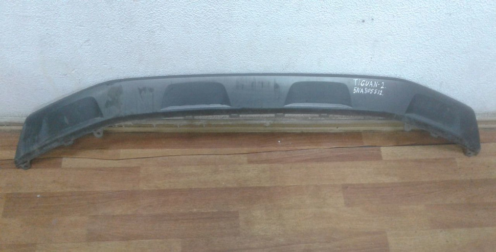 Спойлер переднего бампера Volkswagen Tiguan 2 oem 5na805532