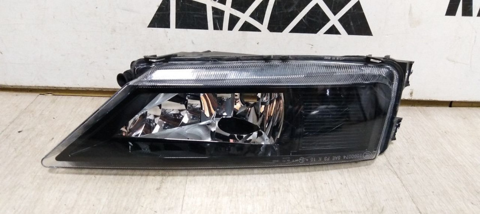 Противотуманная фара (Птф) правая Volkswagen Tiguan 2 oem 5na941700b