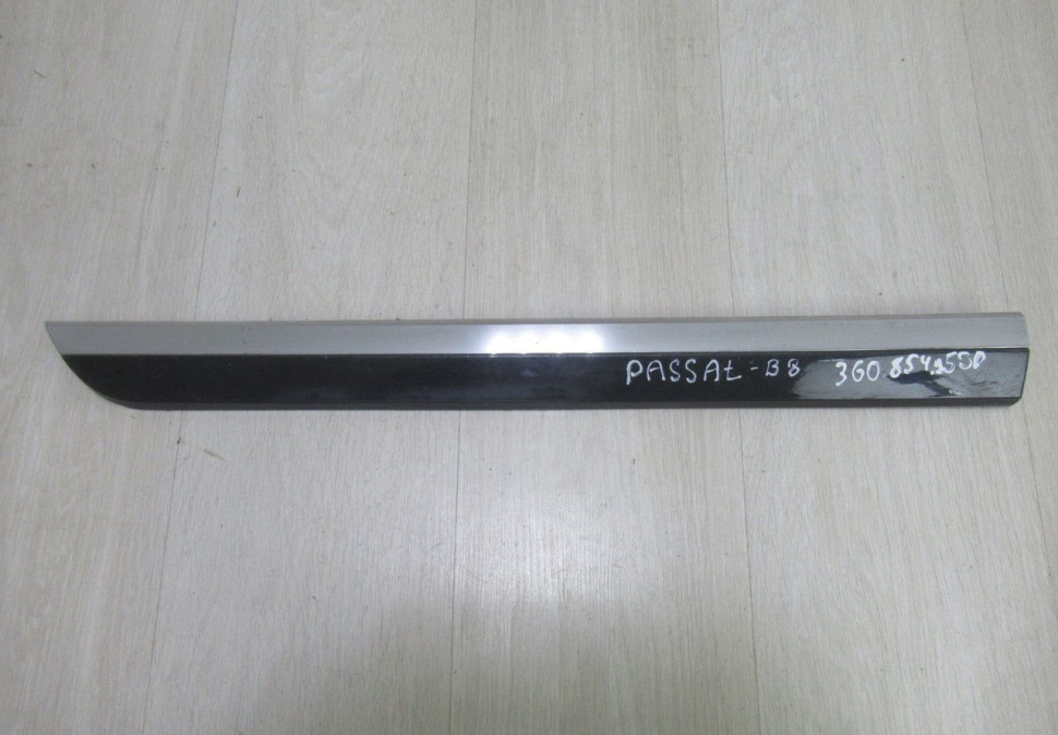 Молдинг  двери задней правый Volkswagen Passat B8 универсал oem 3G0854950D