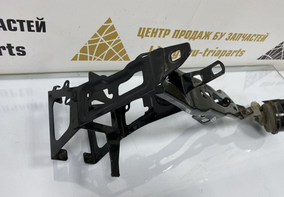 Кронштейн под фару правый BMW 3 F30 OEM 51647245792