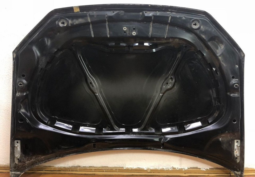 Капот Volkswagen Polo рест oem 6RU823031D (после ремонта) Капот Volkswagen Polo рест oem 6RU823031D (после ремонта)