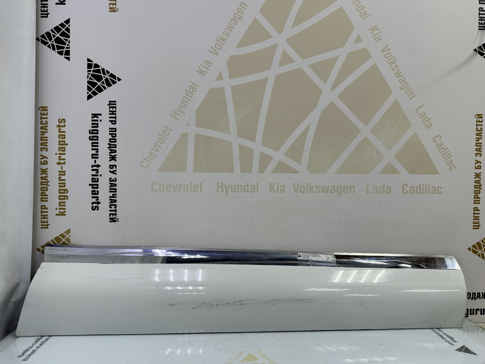 Молдинг двери передний правый Volkswagen Touareg 10- oem 7P6854940 Молдинг двери передний правый Volkswagen Touareg 10- oem 7P6854940