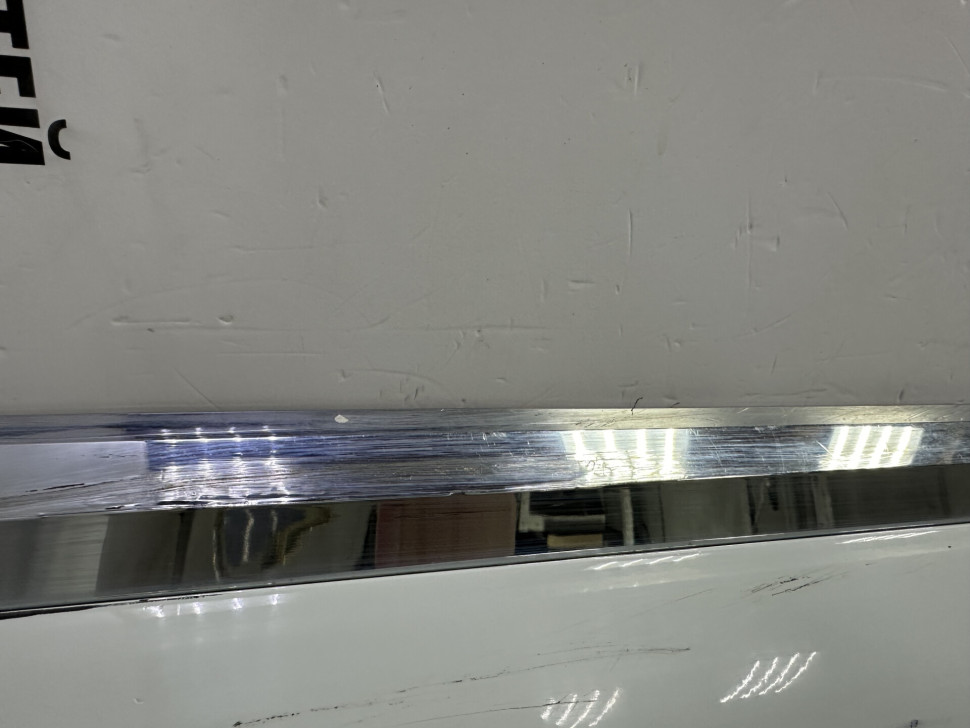 Молдинг двери передний правый Volkswagen Touareg 10- oem 7P6854940 Молдинг двери передний правый Volkswagen Touareg 10- oem 7P6854940