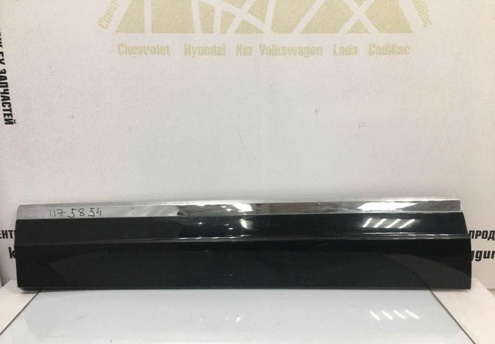 Молднинг двери передний левый Volkswagen Touareg 3 2018 OEM 760854939e