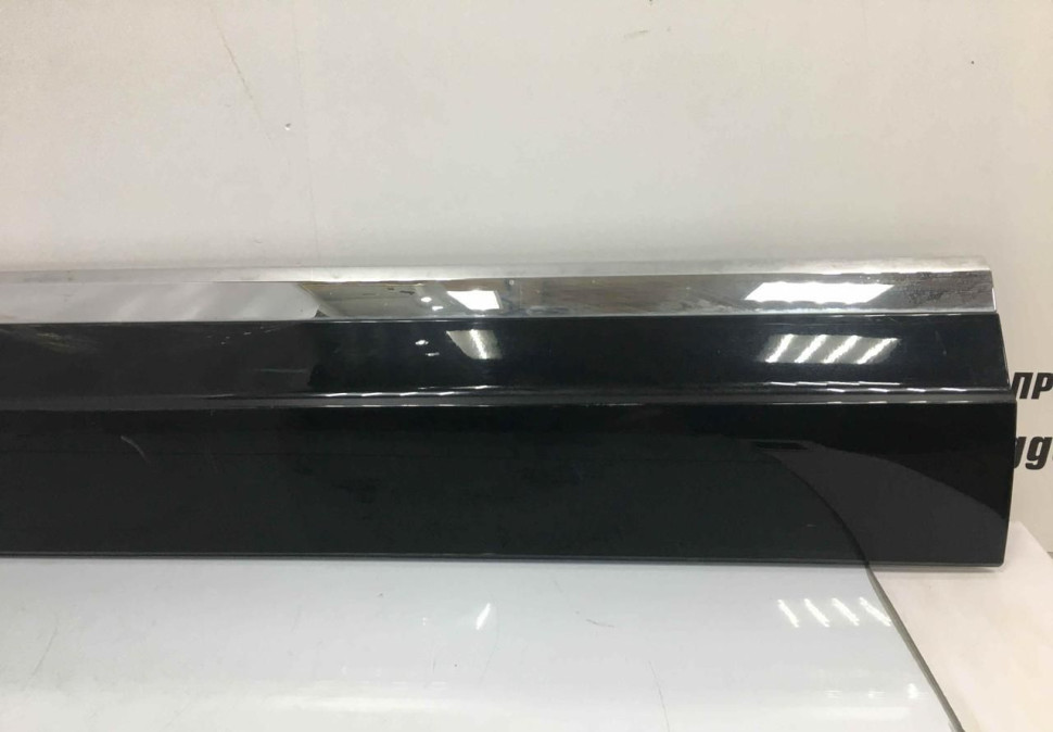 Молднинг двери передний левый Volkswagen Touareg 3 2018 OEM 760854939e