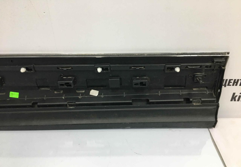 Молднинг двери передний левый Volkswagen Touareg 3 2018 OEM 760854939e