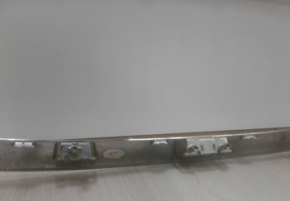 Хром решетки радиатора Jaguar F-Pace oem HK83018K28 (слом.2креп.) Хром решетки радиатора Jaguar F-Pace oem HK83018K28 (слом.2креп.)