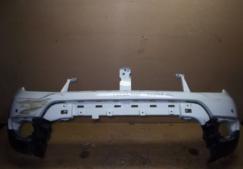 Бампер передний бу Renault Duster (скл-3) OEM 620224960R