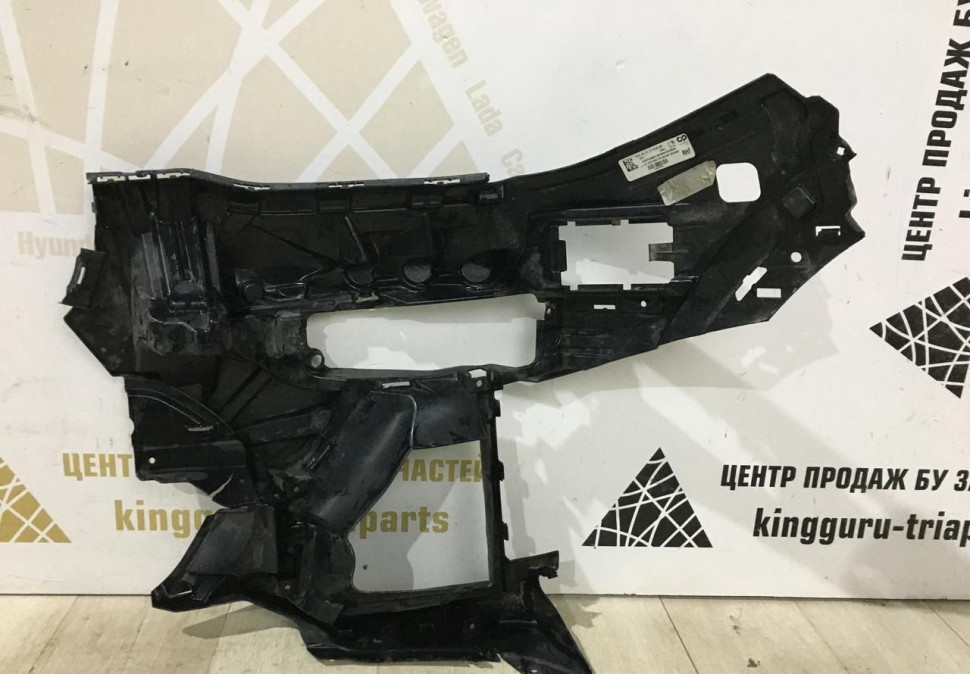 Кронштейн противотуманной фары правый BMW X7 G07 M-Pack OEM 51118069892 Кронштейн противотуманной фары правый BMW X7 G07 M-Pack OEM 51118069892