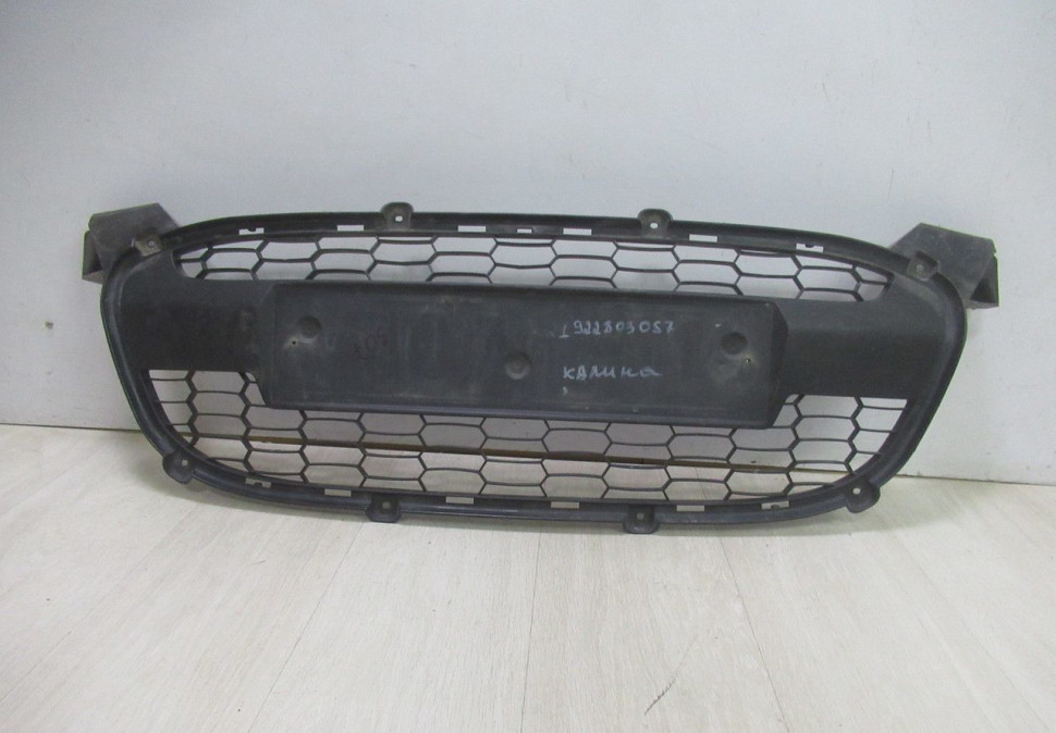 Решётка радиатора Lada Kalina 2 oem 21922803057 (скл-3) Решётка радиатора Lada Kalina 2 oem 21922803057 (скл-3)
