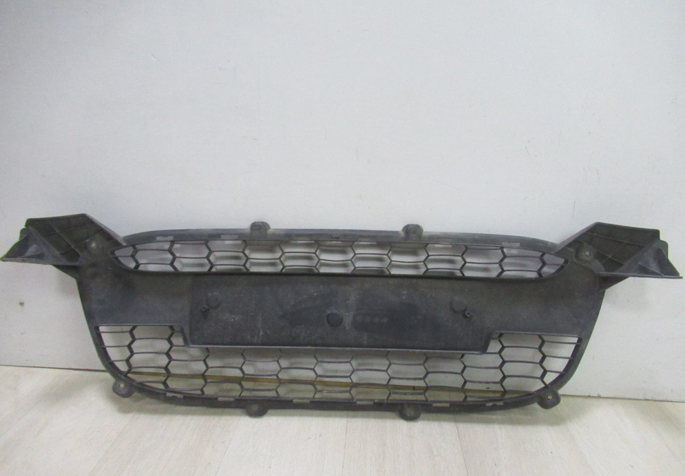 Решётка радиатора Lada Kalina 2 oem 21922803057 (скл-3) Решётка радиатора Lada Kalina 2 oem 21922803057 (скл-3)