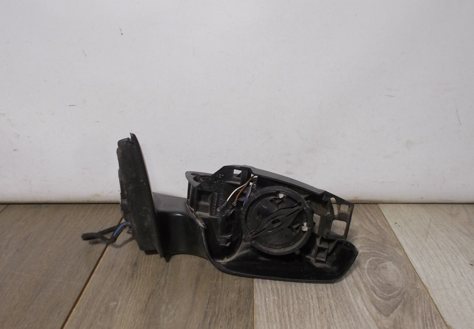 Корпус зеркала правый бу Skoda Rapid OEM 5JB857502D