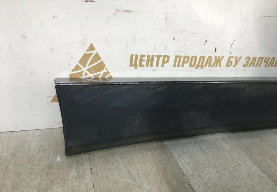 Молдинг двери задний правый Renault Arkana 2019 OEM 828761923R Молдинг двери задний правый Renault Arkana 2019 OEM 828761923R