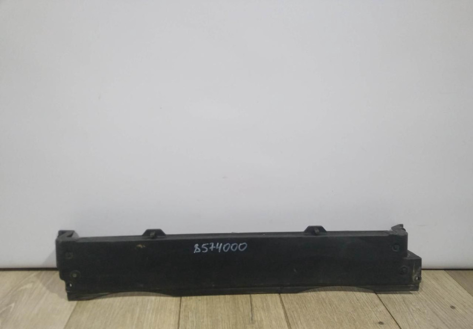 Накладка на радиатор бу BMW X5 F15 OEM 17118574000