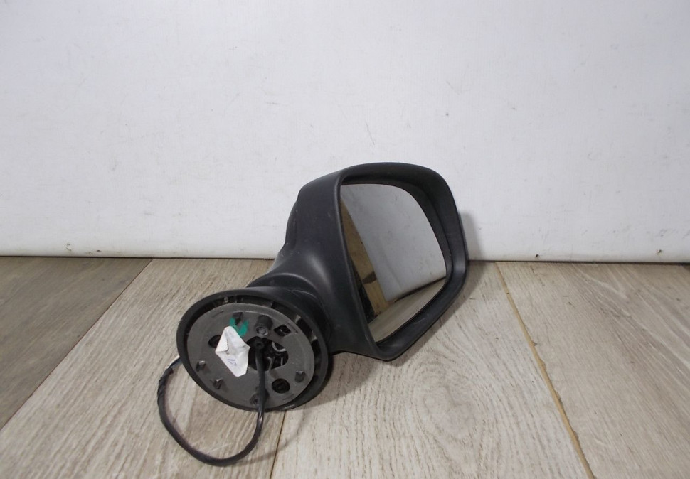 Зеркало правое бу Renault Logan 1 OEM 963017247R Зеркало правое бу Renault Logan 1 OEM 963017247R