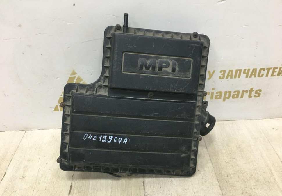 Корпус воздушного фильтра Skoda Rapid OEM 04E129607A