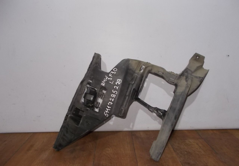Кронштейн противотуманной фары левый бу BMW 7 F01 рестайлинг OEM 51117295279