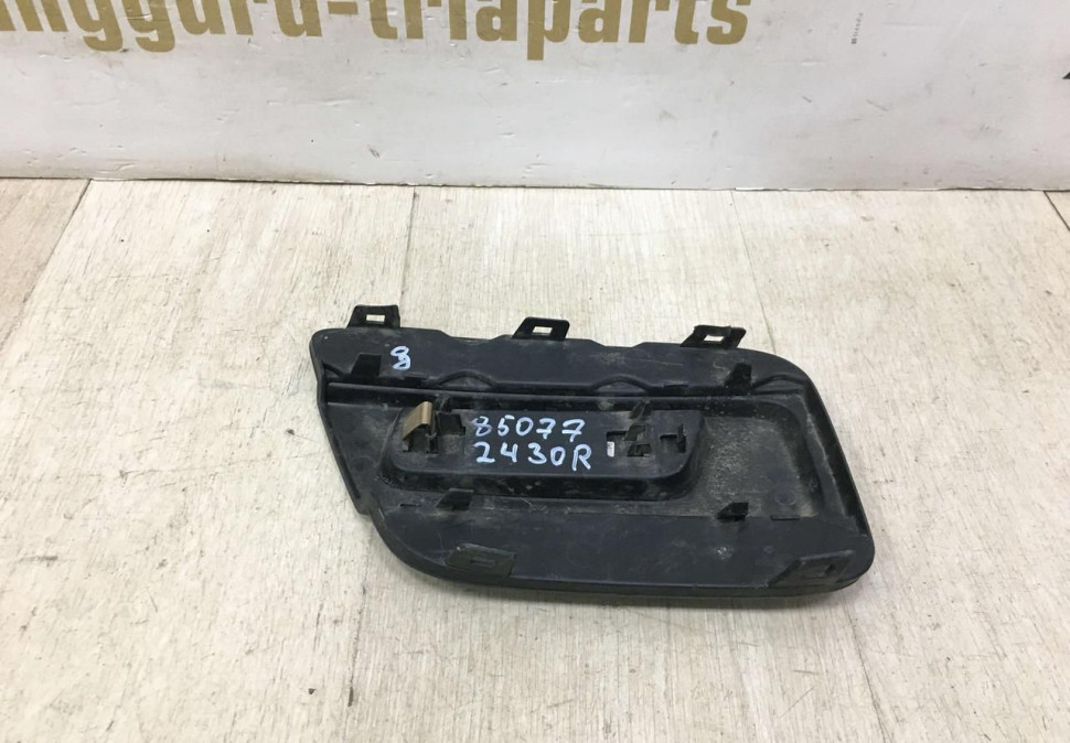 Вставка заднего бампера левая Renault Sandero Stepway 2 OEM 850772430R