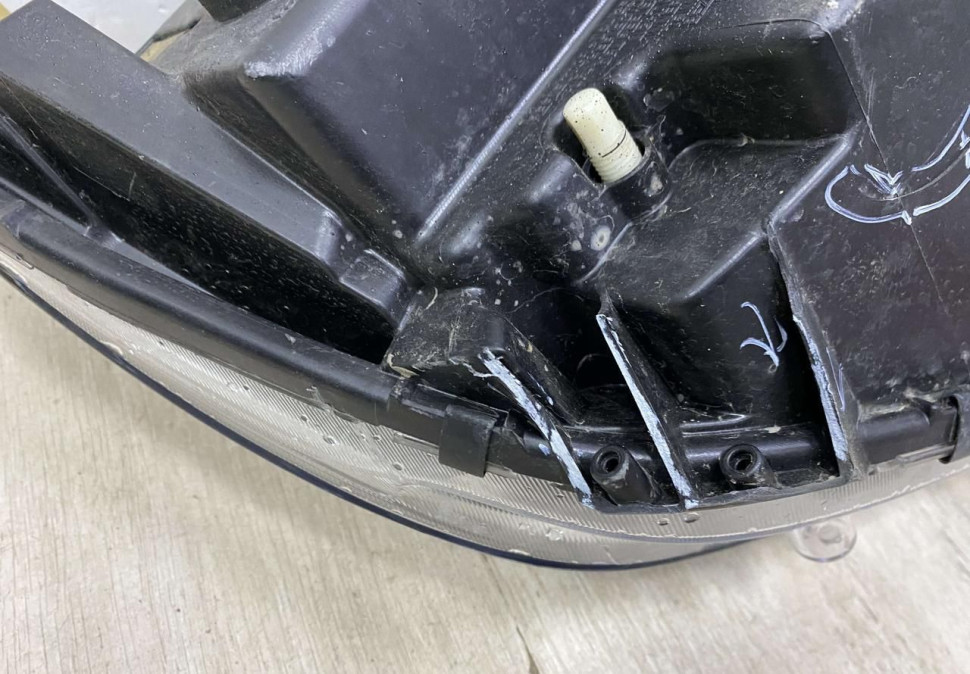 Фара левая Renault Logan 2 рестайлинг OEM 260601719R