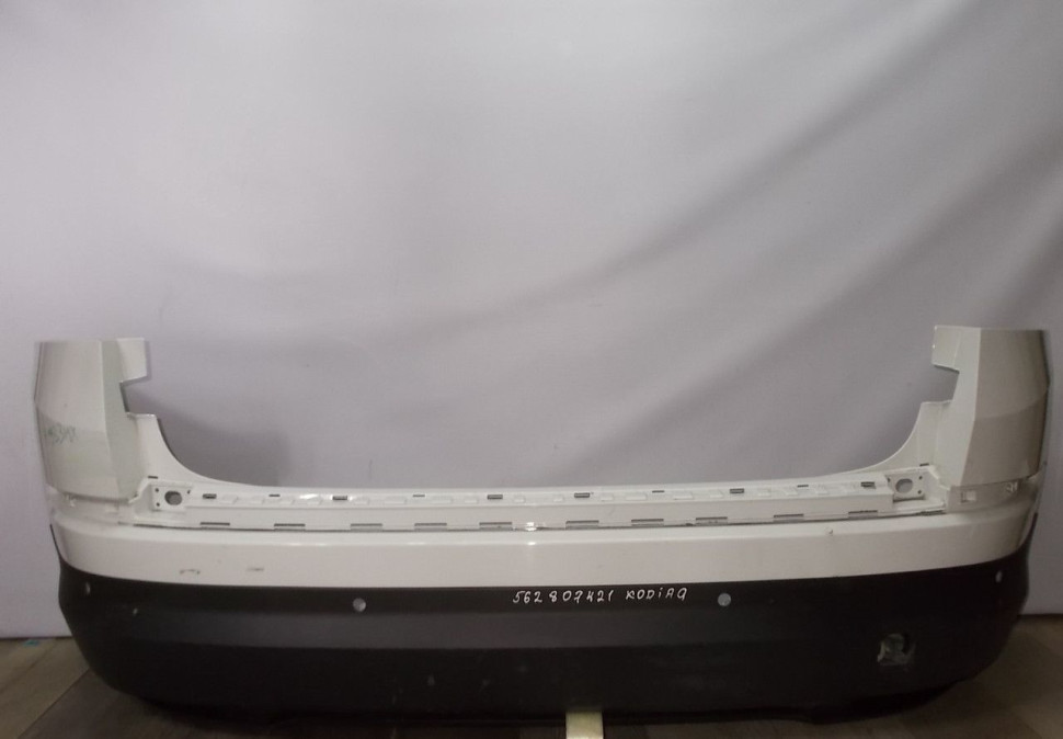 Бампер задний бу Skoda Kodiaq OEM 565807421