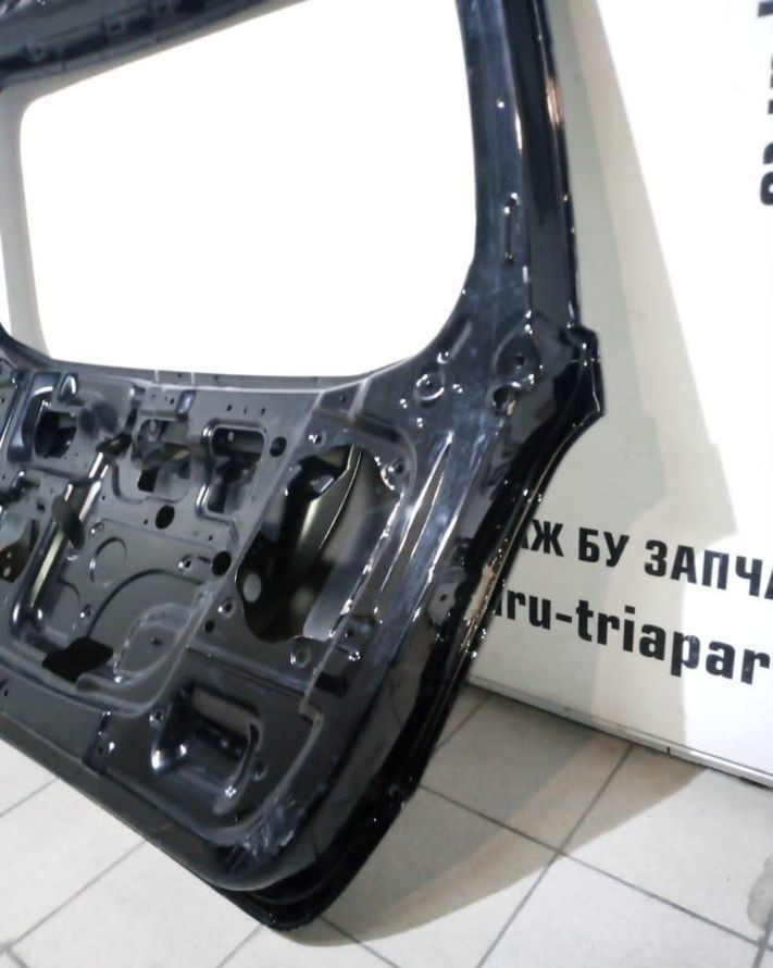 Крышка багажника Ssangyong Rexton oem 6401108320 (скл-3)